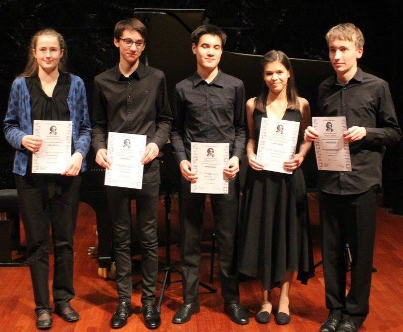 v.l.n.r. Luisa Gehlen, Jacob Niller, Leon Stssel, Sonja Kowollik und John Hendrik Mackenroth (Foto: Arnulf Marquardt-Kuron)